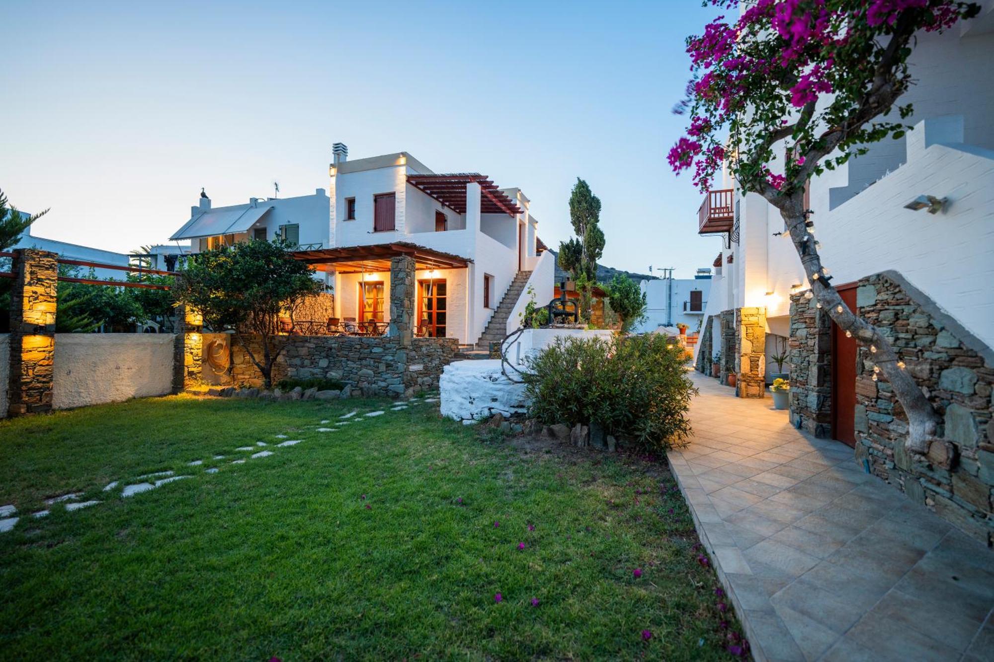 Ligaries Kini Exterior foto