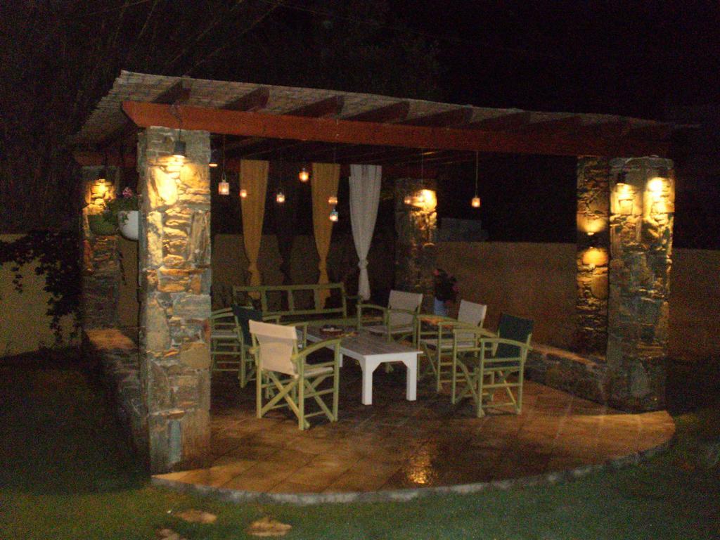 Ligaries Kini Exterior foto