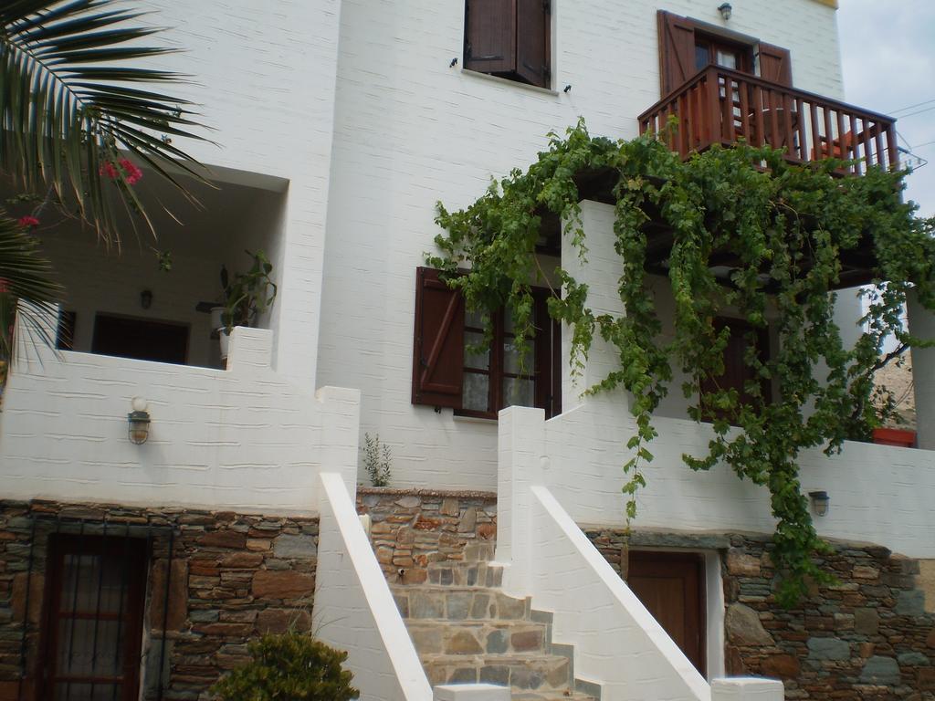 Ligaries Kini Exterior foto