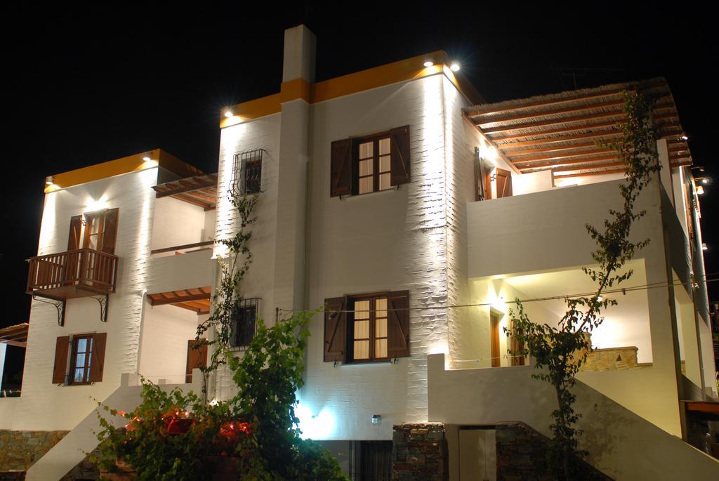 Ligaries Kini Exterior foto
